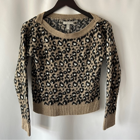 ASOS Women’s Knit Leopard Print Off-The-Shoulder Sweater Size 4 - Picture 1 of 9